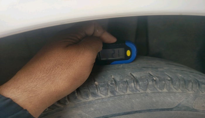 2019 Maruti Swift VXI, Petrol, Manual, 72,789 km, tyre