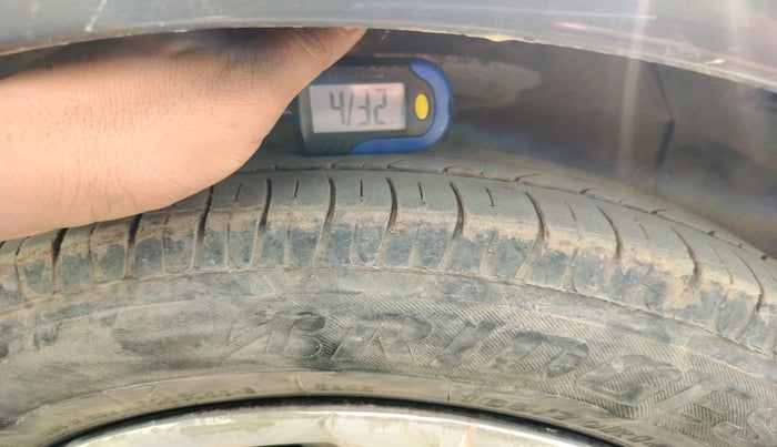 2013 Hyundai i10 MAGNA 1.2, Petrol, Manual, 84,797 km, tyre