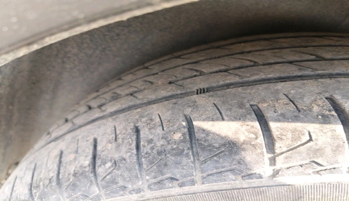 2019 Maruti S Cross ZETA 1.3, Diesel, Manual, 1,59,934 km, tyre