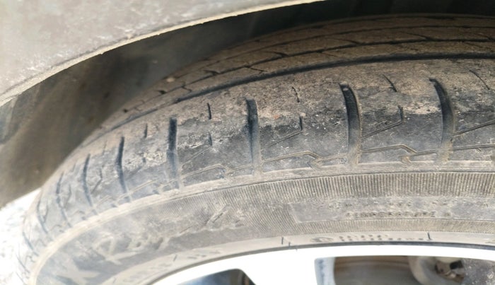 2019 Maruti S Cross ZETA 1.3, Diesel, Manual, 1,59,934 km, tyre