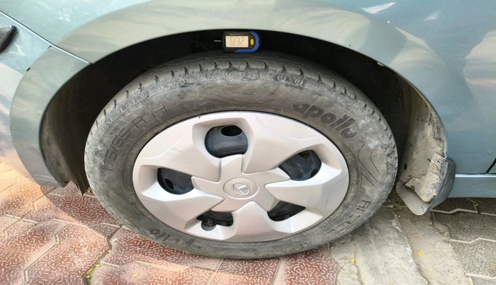 2023 Tata TIAGO EV XT MEDIUM RANGE, Electric, Automatic, 28,306 km, tyre