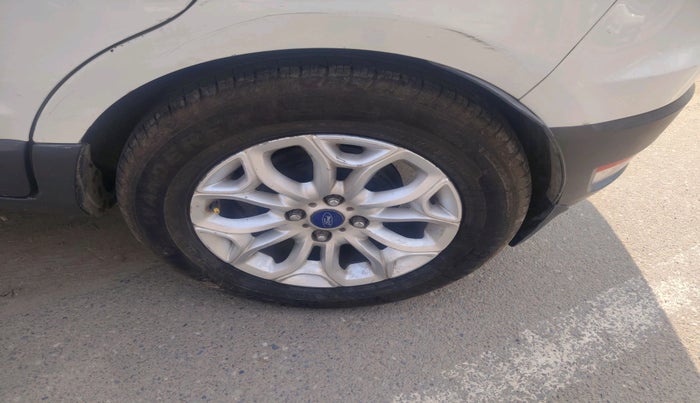 2016 Ford Ecosport TITANIUM 1.5L DIESEL, Diesel, Manual, 1,29,023 km, tyre