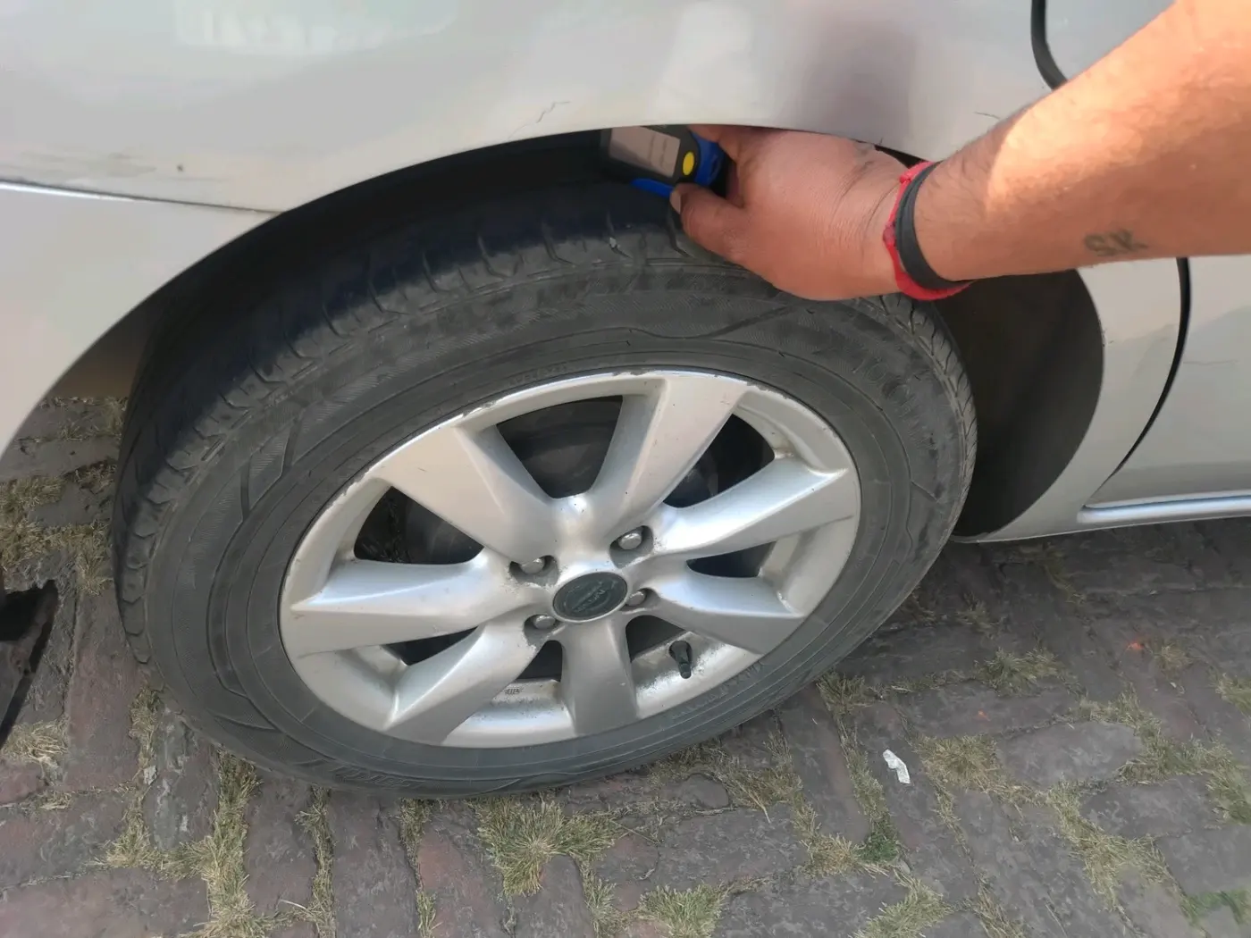 2014 Nissan Sunny XV PETROL, Petrol, Manual, 1,03,824 km, tyre