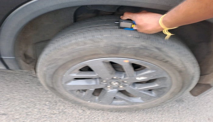 2022 Tata Safari XZA PLUS GOLD, Diesel, Automatic, 19,365 km, tyre