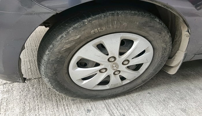 2011 Hyundai i10 MAGNA 1.2, Petrol, Manual, 69,065 km, tyre