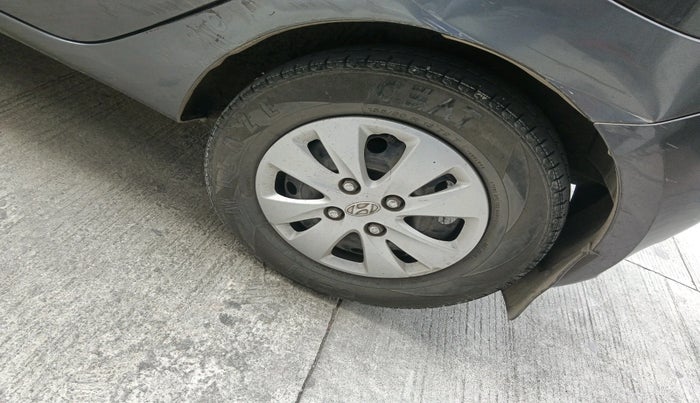 2011 Hyundai i10 MAGNA 1.2, Petrol, Manual, 69,065 km, tyre