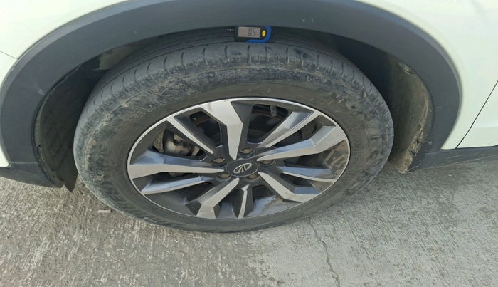 2020 Mahindra XUV300 W8 (O) 1.5 DIESEL, Diesel, Manual, 1,12,236 km, tyre