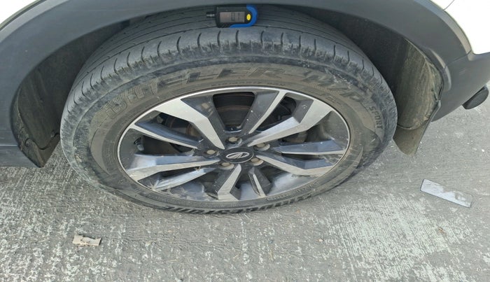 2020 Mahindra XUV300 W8 (O) 1.5 DIESEL, Diesel, Manual, 1,12,236 km, tyre