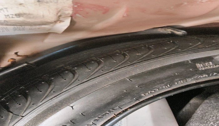 2012 Skoda Rapid ACTIVE 1.6 TDI CR MT, Diesel, Manual, 94,762 km, tyre