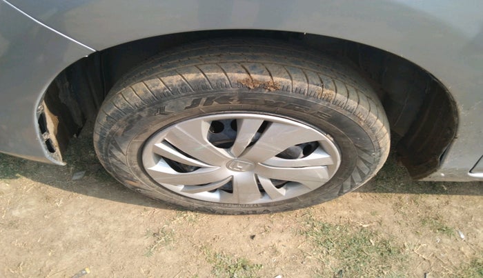 2023 Honda Amaze 1.2L I-VTEC S, Petrol, Manual, 15,828 km, tyre