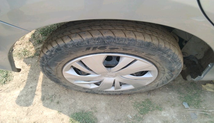 2023 Honda Amaze 1.2L I-VTEC S, Petrol, Manual, 15,828 km, tyre