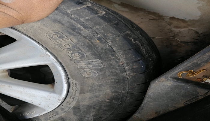 2011 Toyota Corolla Altis G PETROL, CNG, Manual, 1,27,880 km, tyre