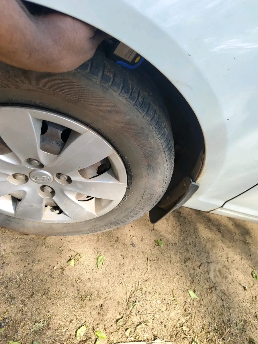 2010 Hyundai Verna TRANSFORM 1.6 SX VTVT, Petrol, Manual, 98,570 km, tyre