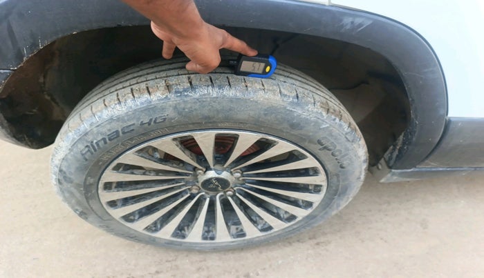 2021 Tata PUNCH ACCOMPLISHED MT, Petrol, Manual, 82,755 km, tyre