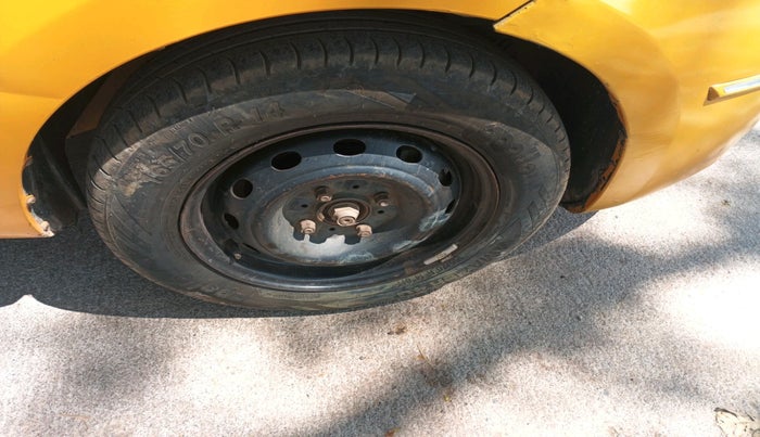 2011 Tata Indica Vista VX QUADRAJET, Diesel, Manual, 1,28,814 km, tyre