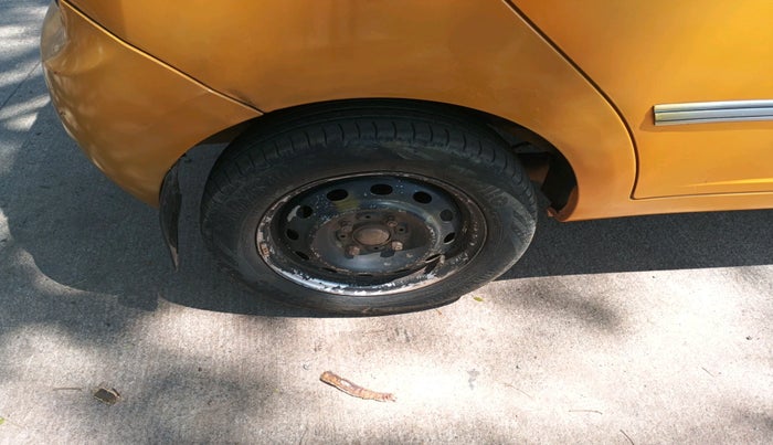 2011 Tata Indica Vista VX QUADRAJET, Diesel, Manual, 1,28,814 km, tyre