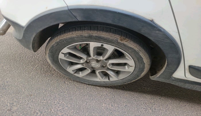 2016 Hyundai i20 Active 1.2 S, Petrol, Manual, 1,50,437 km, tyre