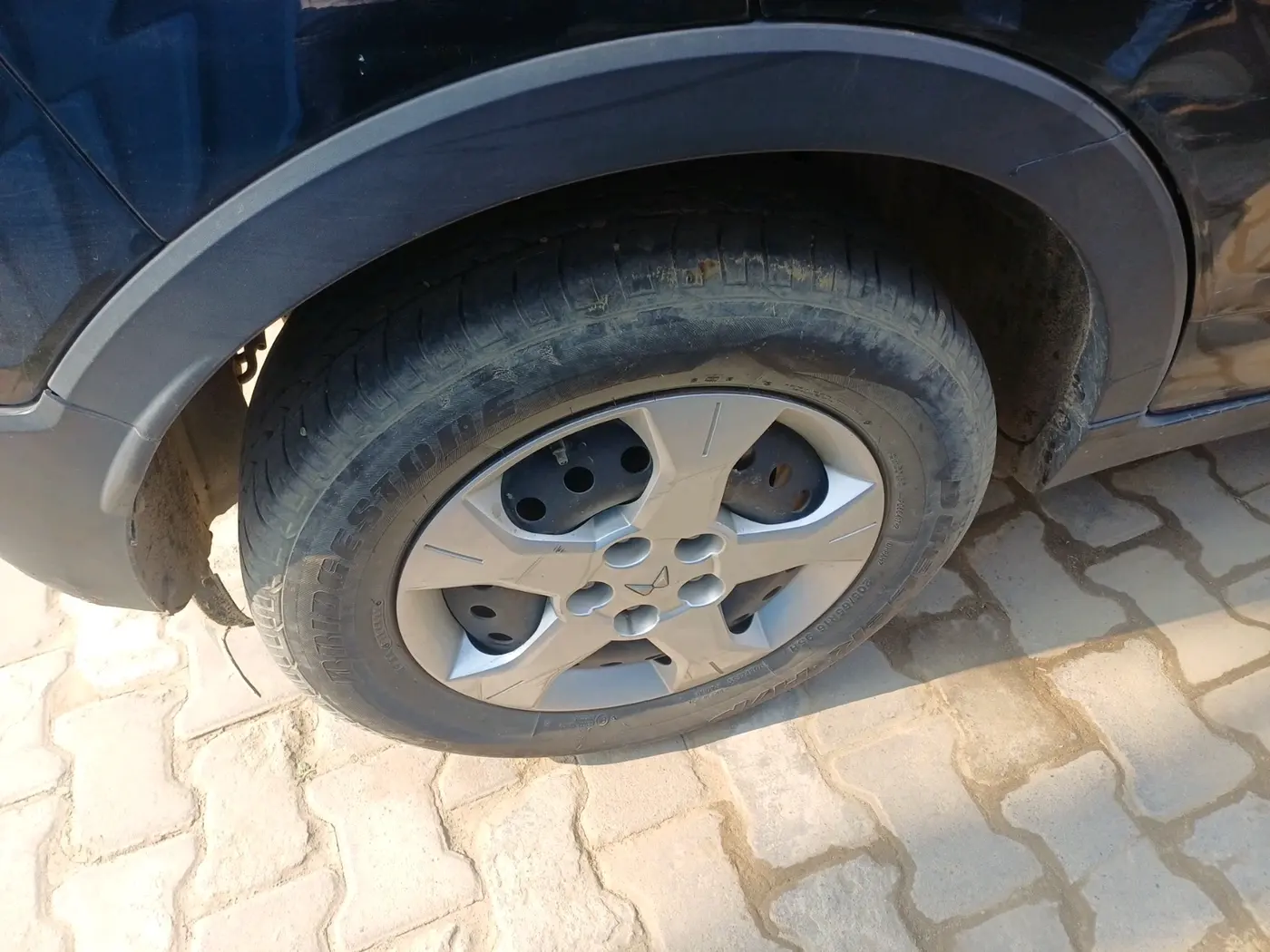 2022 Mahindra XUV300 W6 1.2 PETROL, Petrol, Manual, 24,868 km, tyre