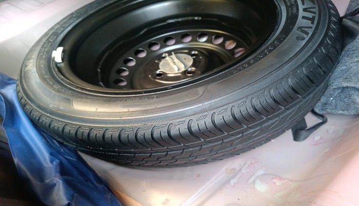 2024 Honda Amaze 1.2L I-VTEC VX CVT, Petrol, Automatic, 10,016 km, tyre