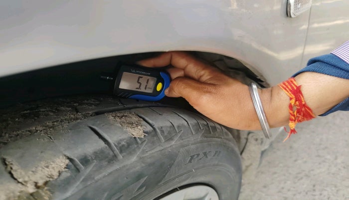 2013 Honda Amaze 1.2L I-VTEC S, CNG, Manual, 1,33,046 km, tyre