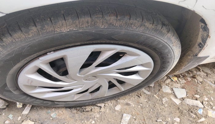 2013 Maruti Ertiga VDI, Diesel, Manual, 2,27,135 km, tyre