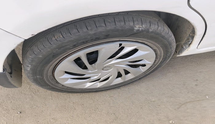 2013 Maruti Ertiga VDI, Diesel, Manual, 2,27,135 km, tyre