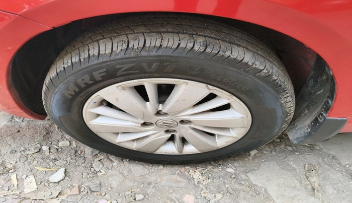 2017 Maruti Swift ZXI, Petrol, Manual, 61,021 km, tyre