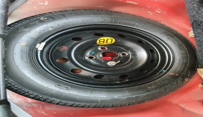 2017 Maruti Swift ZXI, Petrol, Manual, 61,021 km, tyre