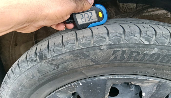 2020 Maruti Swift VXI, Petrol, Manual, 1,18,000 km, tyre