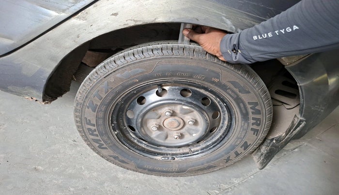 2017 Hyundai Eon ERA +, Petrol, Manual, 78,962 km, tyre