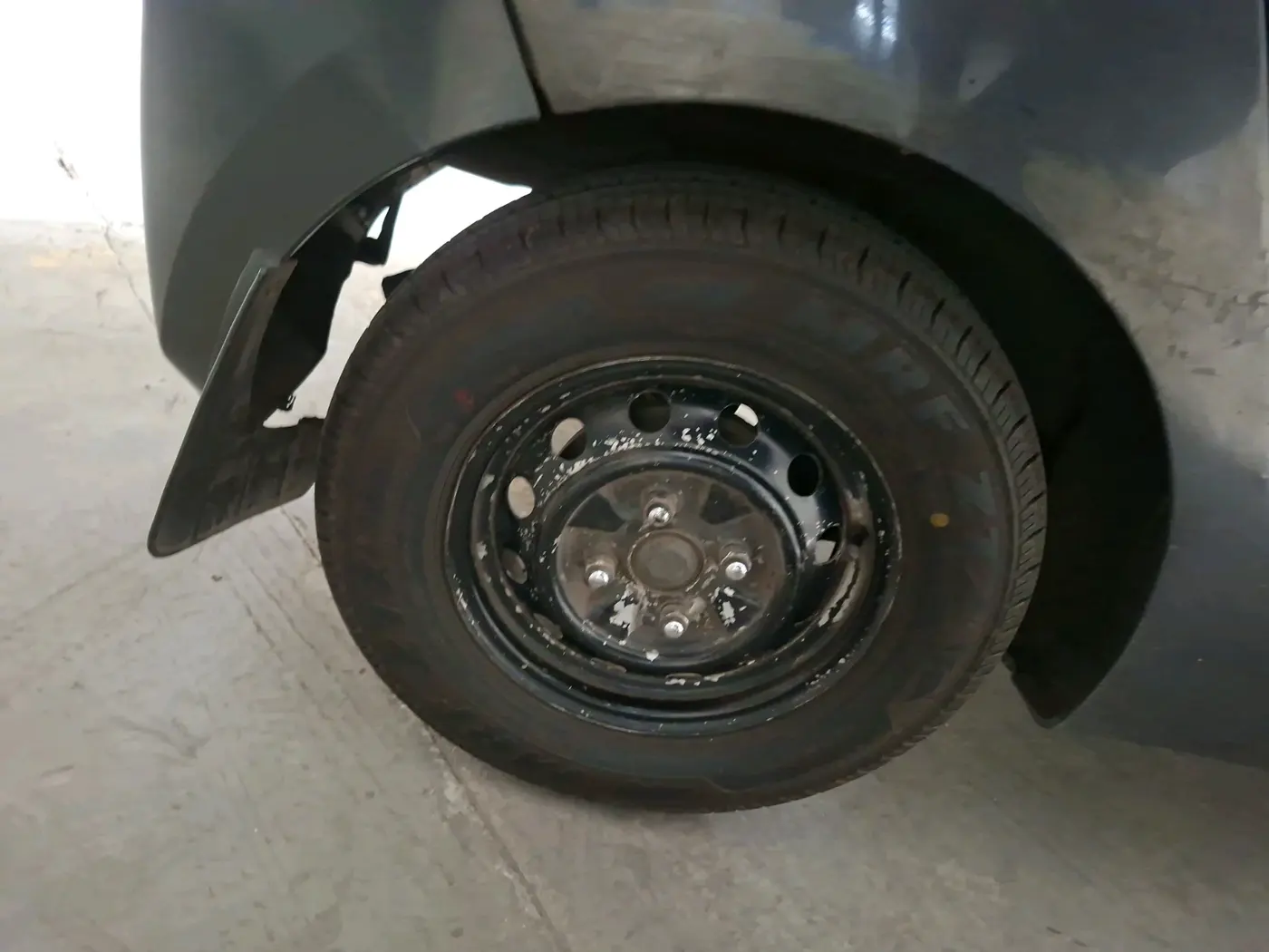 2017 Hyundai Eon ERA +, Petrol, Manual, 78,962 km, tyre