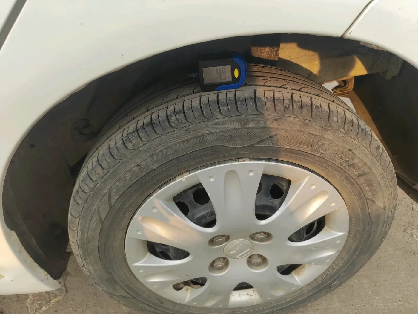 2014 Honda Brio S MT, CNG, Manual, 58,226 km, tyre