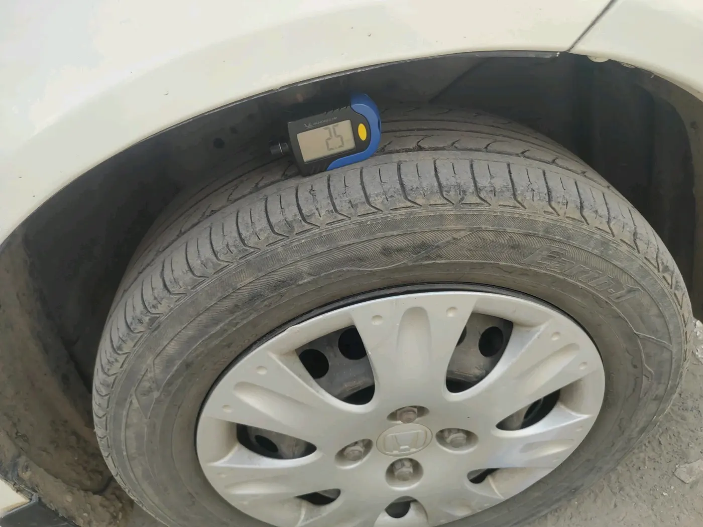 2014 Honda Brio S MT, CNG, Manual, 58,226 km, tyre