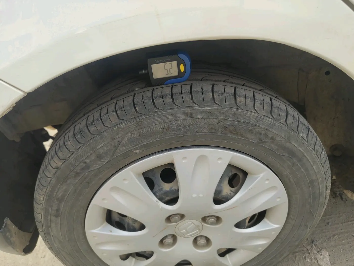 2014 Honda Brio S MT, CNG, Manual, 58,692 km, tyre