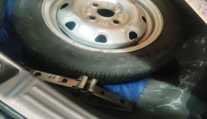 2013 Maruti Zen Estilo LXI, Petrol, Manual, 63,111 km, tyre