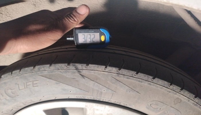 2018 Maruti Wagon R 1.0 LXI CNG, CNG, Manual, 80,598 km, tyre