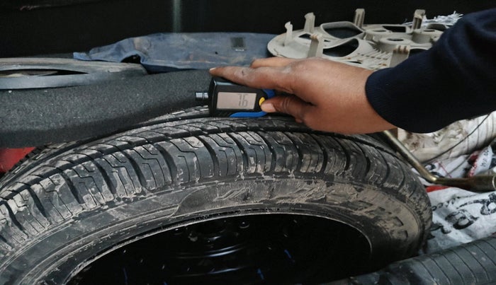 2017 Hyundai Grand i10 MAGNA 1.2 KAPPA VTVT, CNG, Manual, 46,681 km, tyre