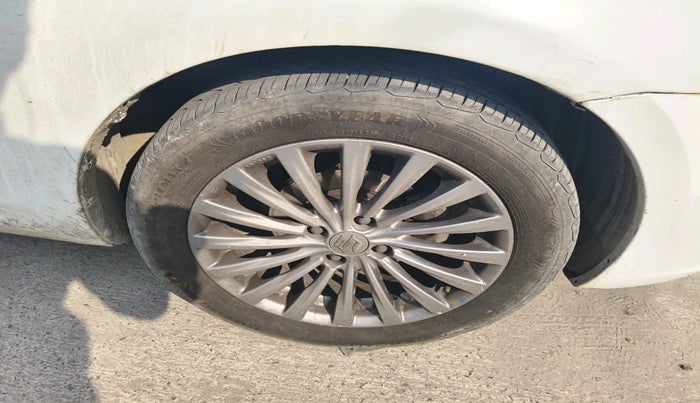 2016 Maruti Ciaz ZDI+ SHVS, Diesel, Manual, 92,164 km, tyre