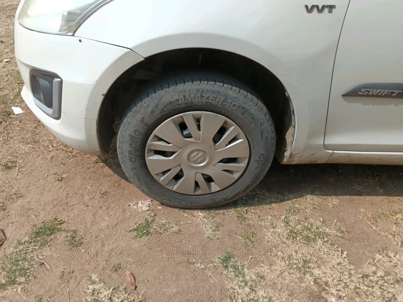 2016 Maruti Swift VXI, Petrol, Manual, 2,06,785 km, tyre