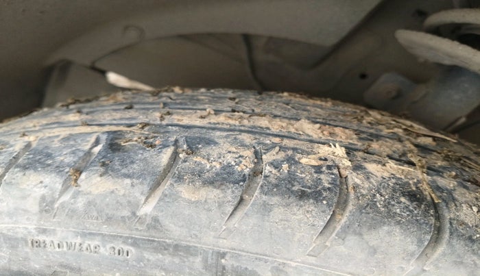 2017 Maruti Dzire VDI, Diesel, Manual, 1,88,171 km, tyre