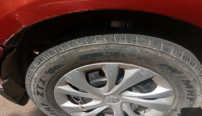 2010 Maruti Swift VXI, Petrol, Manual, 99,906 km, tyre