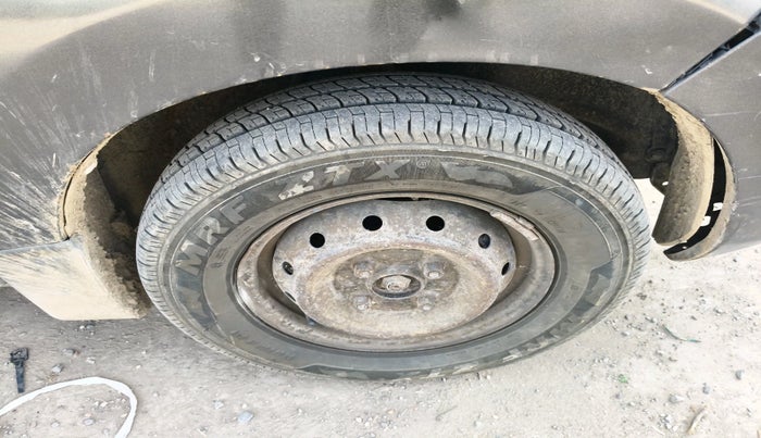 2015 Maruti Alto 800 LXI, Petrol, Manual, 62,582 km, tyre