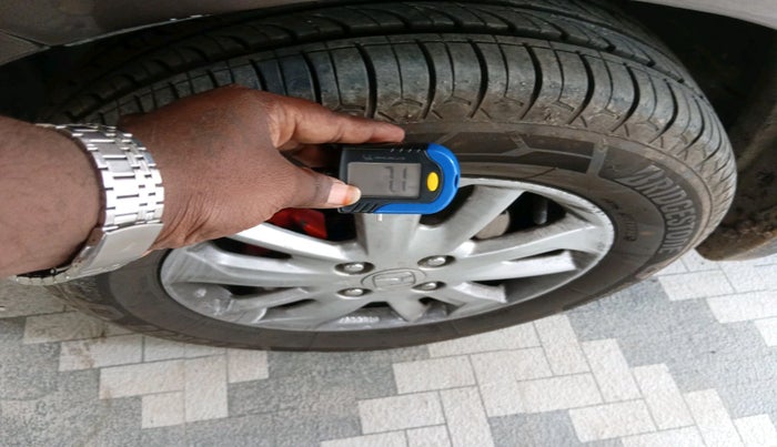 2015 Honda Amaze 1.5L I-DTEC VX, Diesel, Manual, 1,35,599 km, tyre