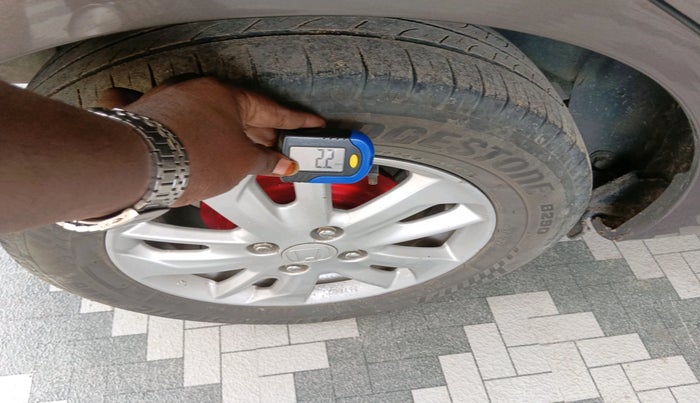 2015 Honda Amaze 1.5L I-DTEC VX, Diesel, Manual, 1,35,599 km, tyre