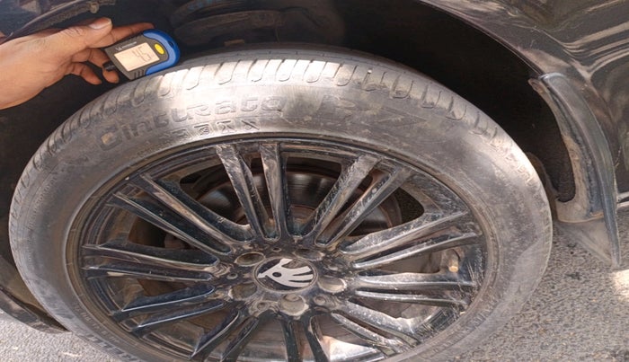 2011 Skoda Laura AMBIENTE 1.8 TSI, Petrol, Manual, 45,255 km, tyre