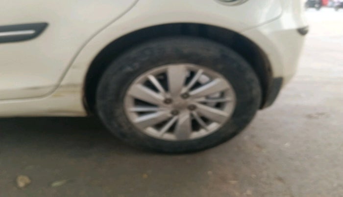 2014 Maruti Swift ZXI, Petrol, Manual, 72,599 km, tyre