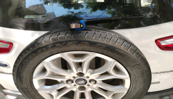 2014 Ford Ecosport TITANIUM 1.0L ECOBOOST, Petrol, Manual, 98,447 km, tyre