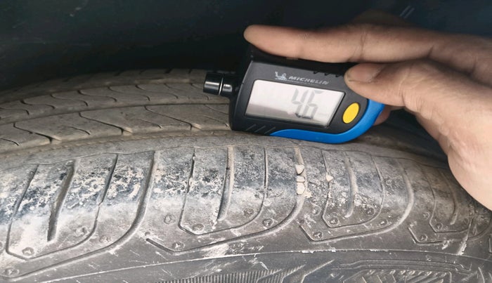 2016 Volkswagen Vento HIGHLINE 1.5 AT, Diesel, Automatic, 1,59,269 km, tyre