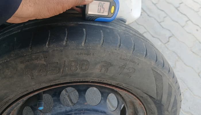 2015 Maruti Alto 800 LXI CNG, CNG, Manual, 1,77,595 km, tyre