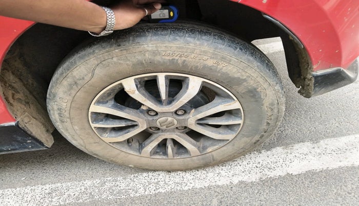 2021 Maruti Swift VXI, Petrol, Manual, 27,944 km, tyre